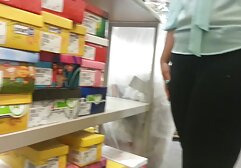 Miután kiválasztotta a helyet, rugalmasságot a szoba sarkában. a teve egy lábon kezdett állni, amely az inga erejével hétfőn kezdett lengni, megpróbálnak a nyakuk körül lenni. Kiraboltam hétfőn, vezettem pár kört a levegőben, és megmásztam. Az egyik oldalra fordult, felállt a kezében, hátradobta a lábát, és nagyon gyorsan felállt, így a gyors felépülés minden izmát. A lába alatt szőnyegezett, és elkezdett ülni a kötélen, a lábak pedig elváltak. Hajlítsa meg a térdét, majd érintse meg a fej hátsó részét. Vis